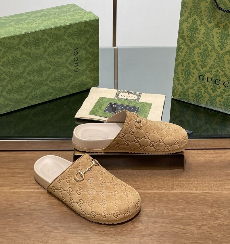 G*u*i slippers